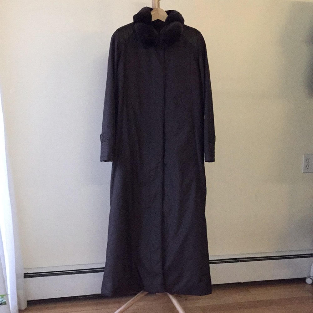Vintage Classic Long Coat with Real Fur Collar and Lining